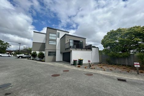 Photo of property in 2/13 Oteha Valley Road, Northcross, Auckland, 0632