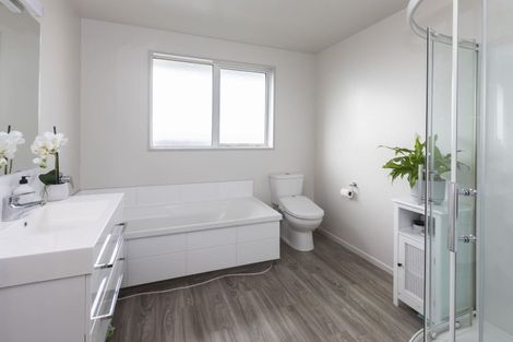 Photo of property in 4 Kingsbridge West, Burwood, Christchurch, 8083