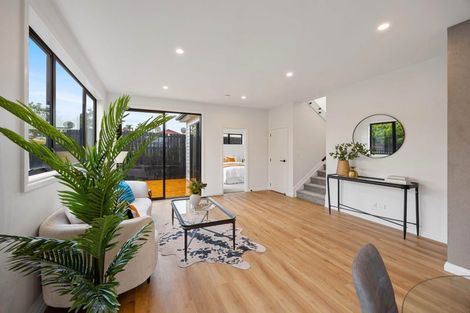 Photo of property in 4 Chesley Place, Half Moon Bay, Auckland, 2012