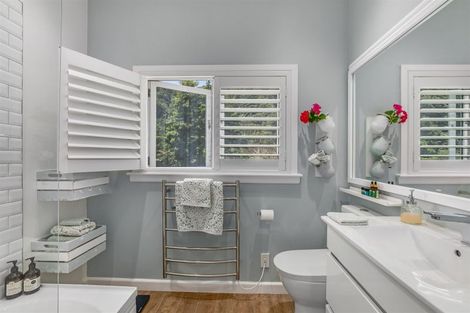 Photo of property in 31 Walter Road, Lowry Bay, Lower Hutt, 5013