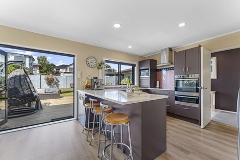 Photo of property in 37 Pigeon Mountain Road, Half Moon Bay, Auckland, 2012