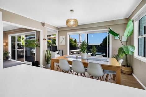 Photo of property in 64 Nevada Drive, Merrilands, New Plymouth, 4312