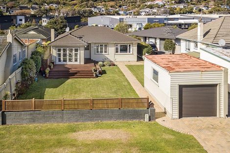 Photo of property in 78 Oxford Street, Tawa, Wellington, 5028
