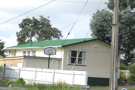 Photo of property in 3 Don Buck Road, Henderson, Auckland, 0610