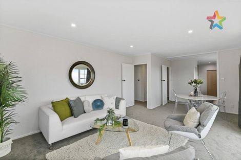 Photo of property in 1/22 Dowse Drive, Maungaraki, Lower Hutt, 5010