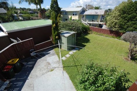 Photo of property in 105 Hutchinsons Road, Bucklands Beach, Auckland, 2014