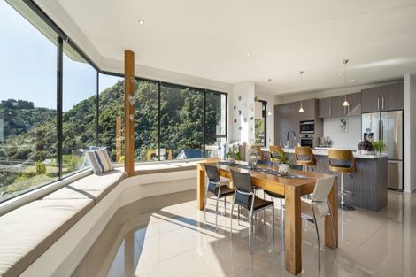 Photo of property in 27 Amelia Crescent, Waikawa, Picton, 7220