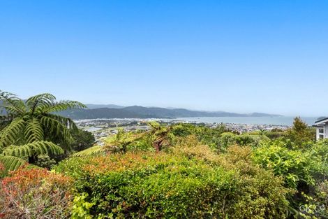 Photo of property in 34 Miromiro Road, Normandale, Lower Hutt, 5010