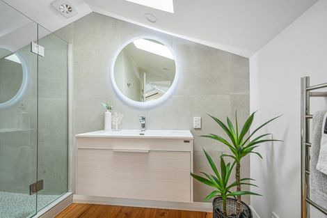 Photo of property in 102 Matua Road, Huapai, Kumeu, 0810