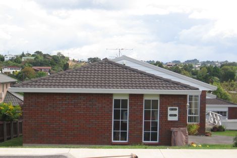 Photo of property in 1/71 Browns Bay Road, Browns Bay, Auckland, 0630