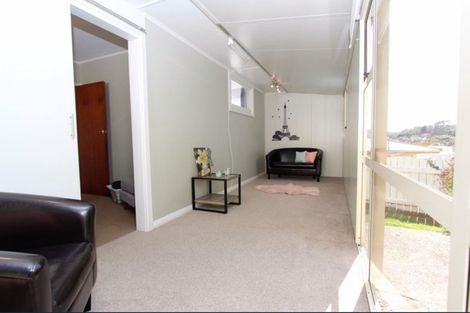 Photo of property in 81 Beazley Avenue, Paparangi, Wellington, 6037
