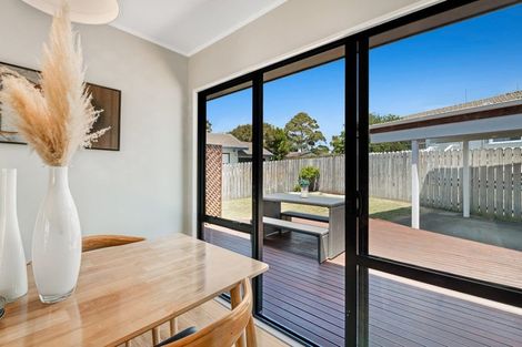Photo of property in 1/12 Jumento Place, Unsworth Heights, Auckland, 0632