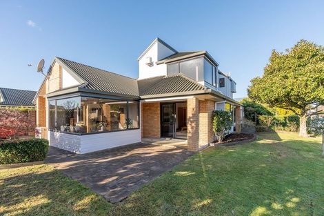 Photo of property in 15 Burn-murdoch Street, St Andrews, Hamilton, 3200