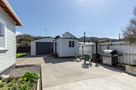 Photo of property in 31 Johnston Street, Featherston, 5710