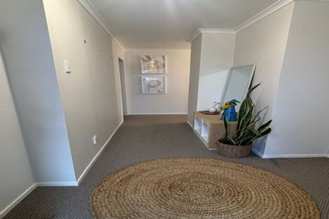 Photo of property in 14 Turakina Street, Merrilands, New Plymouth, 4312