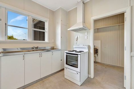 Photo of property in 12 Hardy Street, New Brighton, Christchurch, 8061