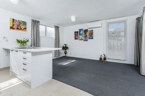 Photo of property in 44a Waverley Avenue, Glenfield, Auckland, 0629