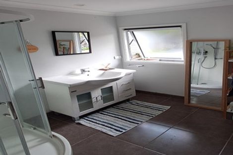 Photo of property in 15 Mile Place, Henderson, Auckland, 0612