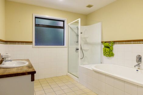 Photo of property in 214 Mapara Road, Acacia Bay, Taupo, 3385