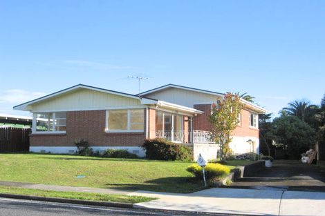 Photo of property in 71 Lawrence Crescent, Hillpark, Auckland, 2102