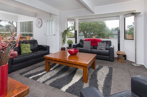 Photo of property in 1/16 Cornelian Crescent, Half Moon Bay, Auckland, 2012