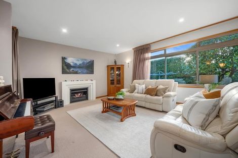 Photo of property in 2/114 Aberdeen Road, Campbells Bay, Auckland, 0620