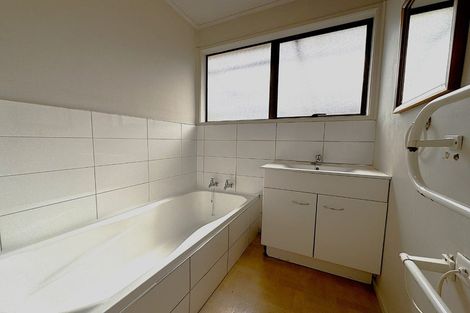 Photo of property in 3 Benita Place, Sunnyvale, Auckland, 0612