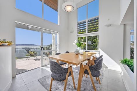 Photo of property in 15 Courtneys, West Harbour, Auckland, 0618