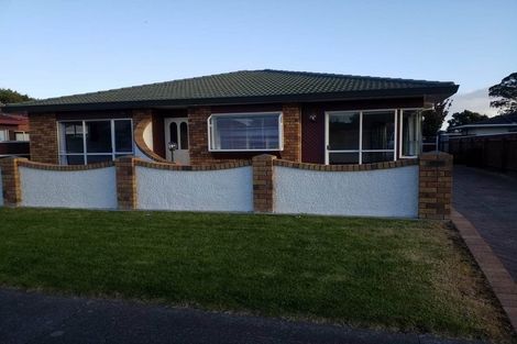 Photo of property in 24-26 Oriwa Street, Waikanae, 5036
