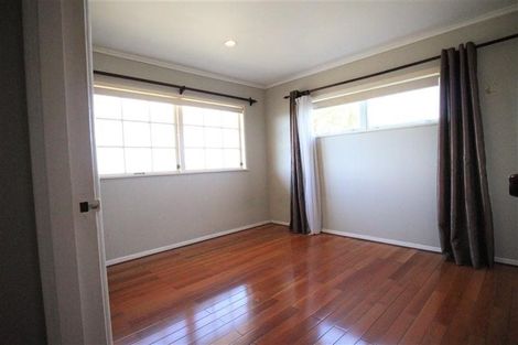 Photo of property in 988 East Coast Road, Northcross, Auckland, 0632
