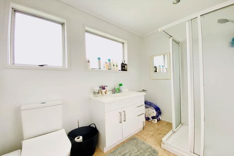 Photo of property in 12 St Margaret Place, West Harbour, Auckland, 0618