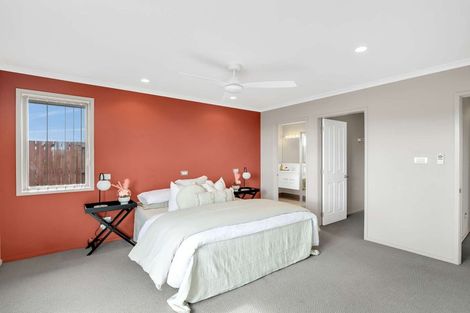 Photo of property in 11 Wai Place, One Tree Point, 0118