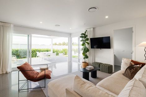 Photo of property in 22 Hugo Shaw Drive, Cambridge, 3434