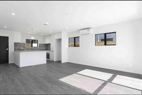 Photo of property in 3b Riverton Drive, Randwick Park, Auckland, 2105