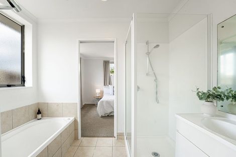 Photo of property in 22 Kayes Road, Pukekohe, 2120