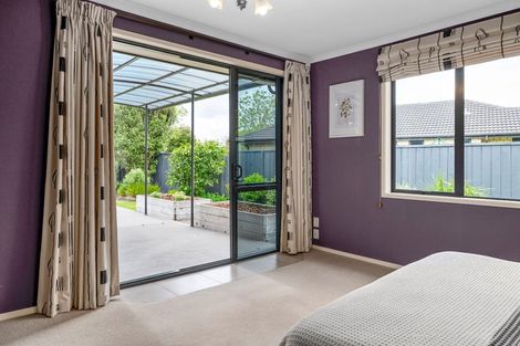 Photo of property in 1 Holly Place, Rototuna North, Hamilton, 3210