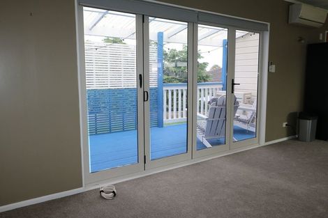 Photo of property in 69 Maplesden Drive, Clendon Park, Auckland, 2103