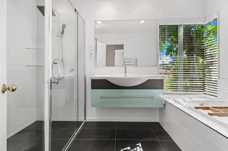 Photo of property in 296 Oaia Road, Muriwai, Waimauku, 0881