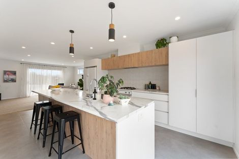 Photo of property in 51b Omata Road, Marfell, New Plymouth, 4310