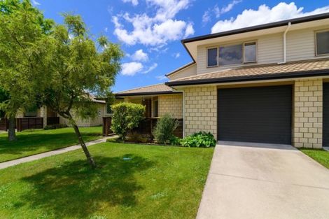 Photo of property in 4/64 Kawaha Point Road, Kawaha Point, Rotorua, 3010