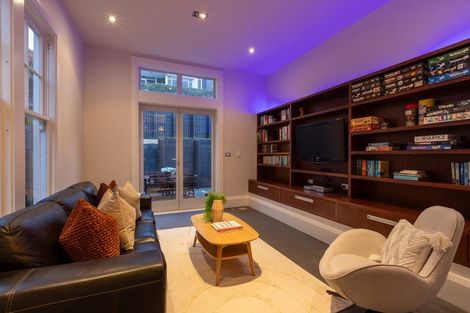 Photo of property in 17 Austin Street, Mount Victoria, Wellington, 6011