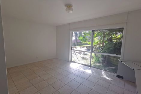 Photo of property in 2 Anure Place, Highland Park, Auckland, 2010