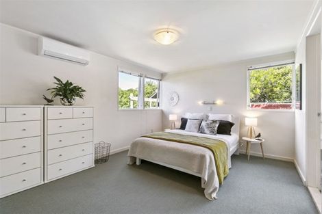 Photo of property in 98 Hillcrest Avenue, Hillcrest, Auckland, 0627