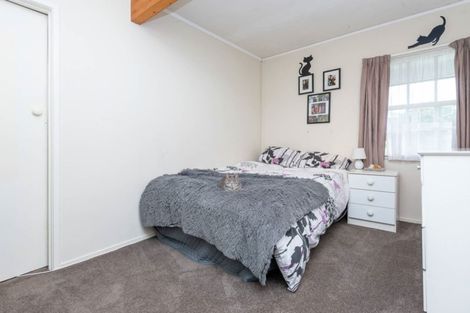 Photo of property in 24 Cheriton Road, Mellons Bay, Auckland, 2014