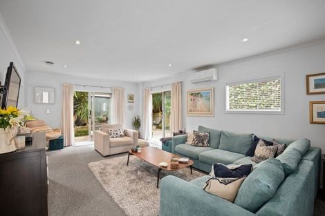 Photo of property in 2/26 Penning Road, Castor Bay, Auckland, 0620