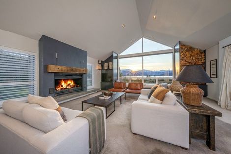 Photo of property in 1 Briar Bank Drive, Wanaka, 9305