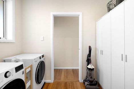 Photo of property in 62 Greendale Avenue, Avonhead, Christchurch, 8042