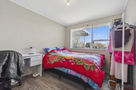 Photo of property in 6 Aden Place, Clendon Park, Auckland, 2103