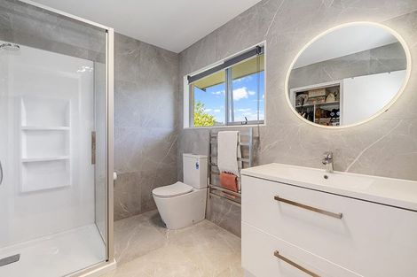 Photo of property in 3 Vari Place, Bayview, Auckland, 0629