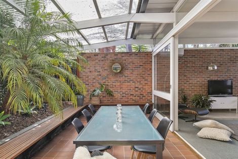 Photo of property in 98 Hillcrest Avenue, Hillcrest, Auckland, 0627
